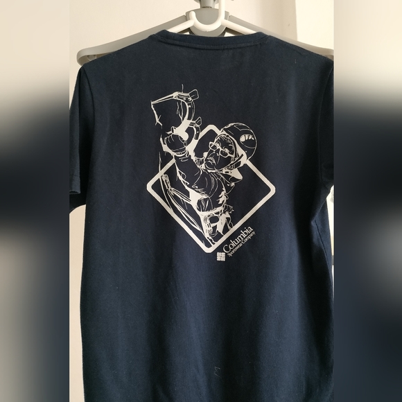 Colombia Women CSC basic logo Crew Neck graphic T-Shirt (S) - Picture 10 of 11